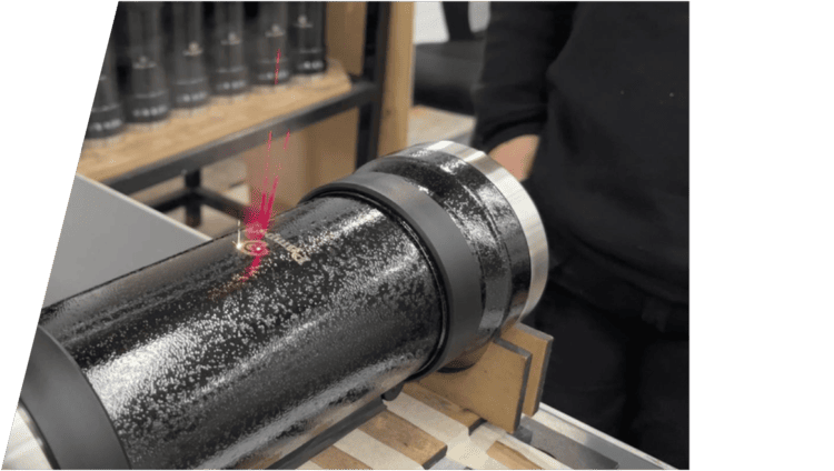 laser imprimiendo sobre un termo